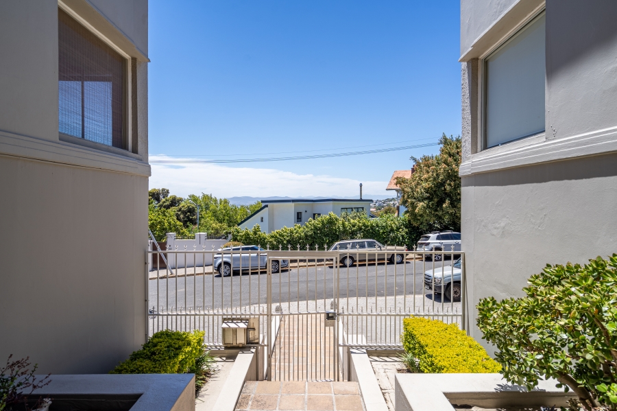 3 Bedroom Property for Sale in Oranjezicht Western Cape